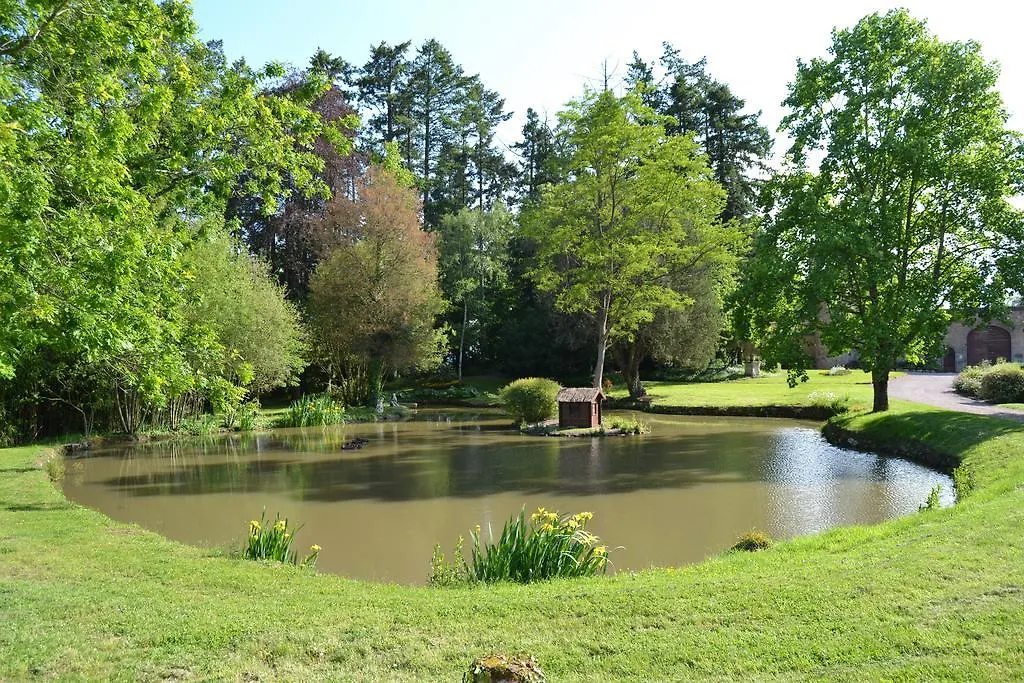 Chateau De Peufeilhoux Vallon-en-Sully